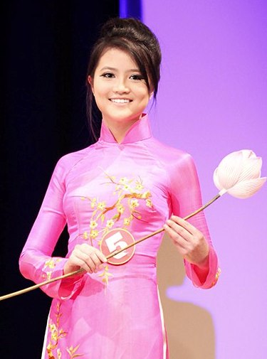 Trò chuyện với Tân Hoa hậu Sinh viên Việt Nam tại Pháp nhân ngày 8 3